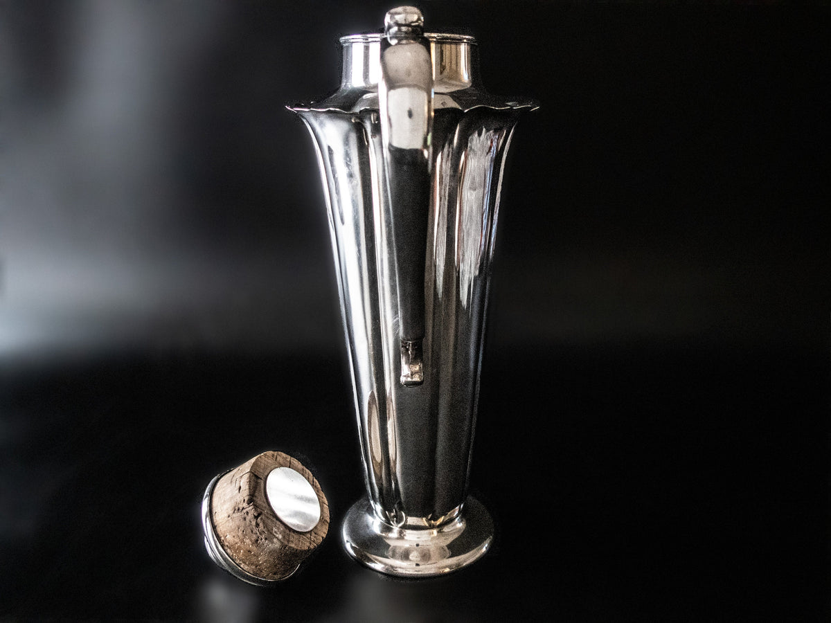 Vintage Silver Plate Cocktail Shaker Beverage Dispenser Meriden Silver Co