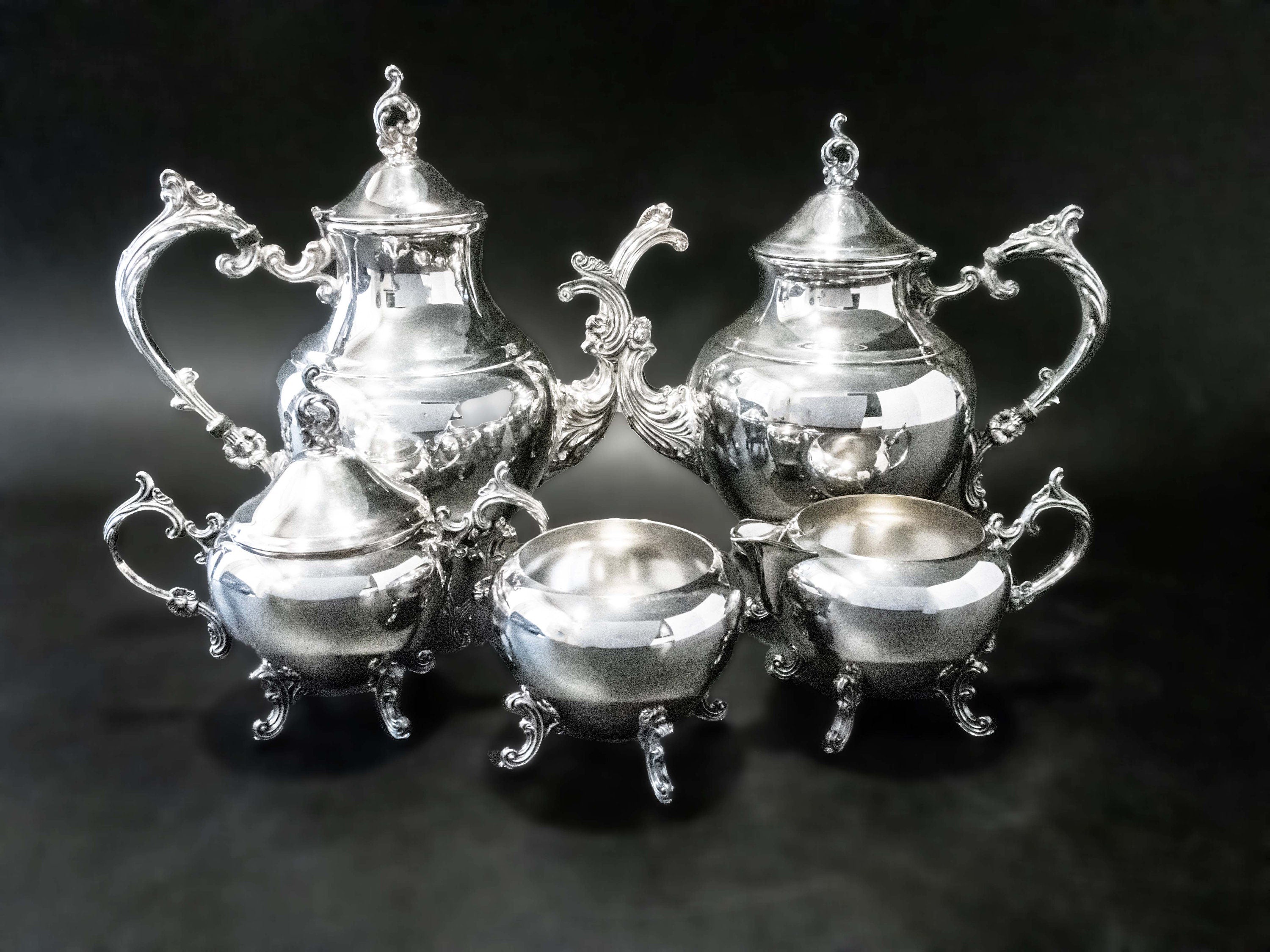 Lot - A Towle sterling silver coffee & tea service